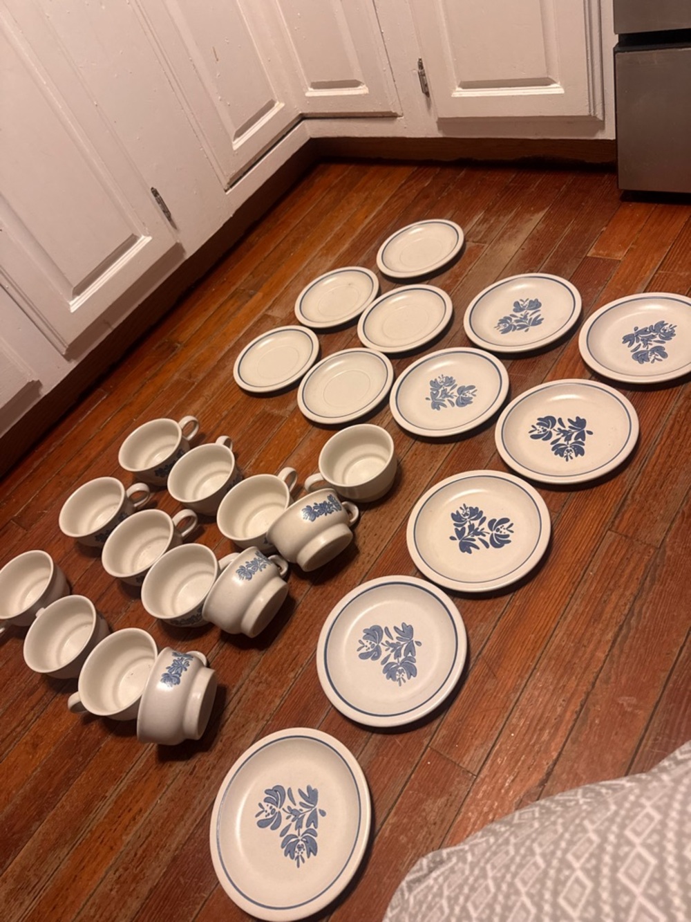 Vintage Pfaltzgraff Yorktowne Blue White Dish Set Plates & Mugs Farmhouse